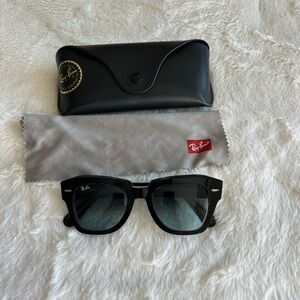 Ray-Ban Classic Black Square Sunglasses (statestreet RB2186)
